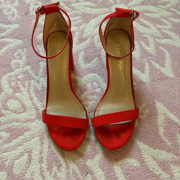 Red heels - Picture 2 of 2